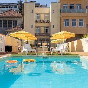 731 Costa Cabral Metro Residence